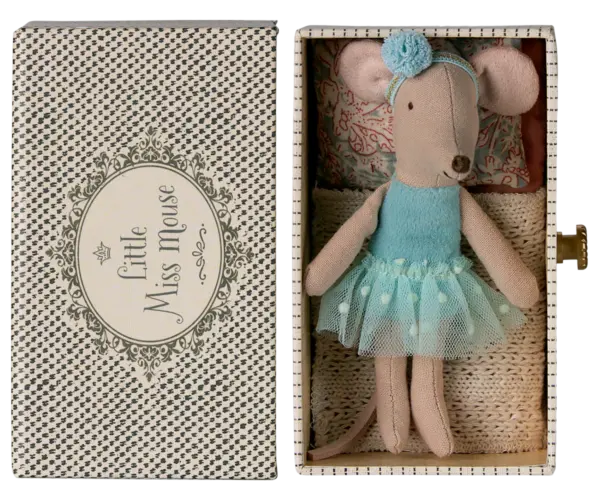 Ballerina-Maus mint, im Daybed