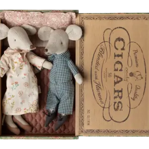 Oma und Opa in ZigarrenkisteOma und Opa in Zigarrenkiste